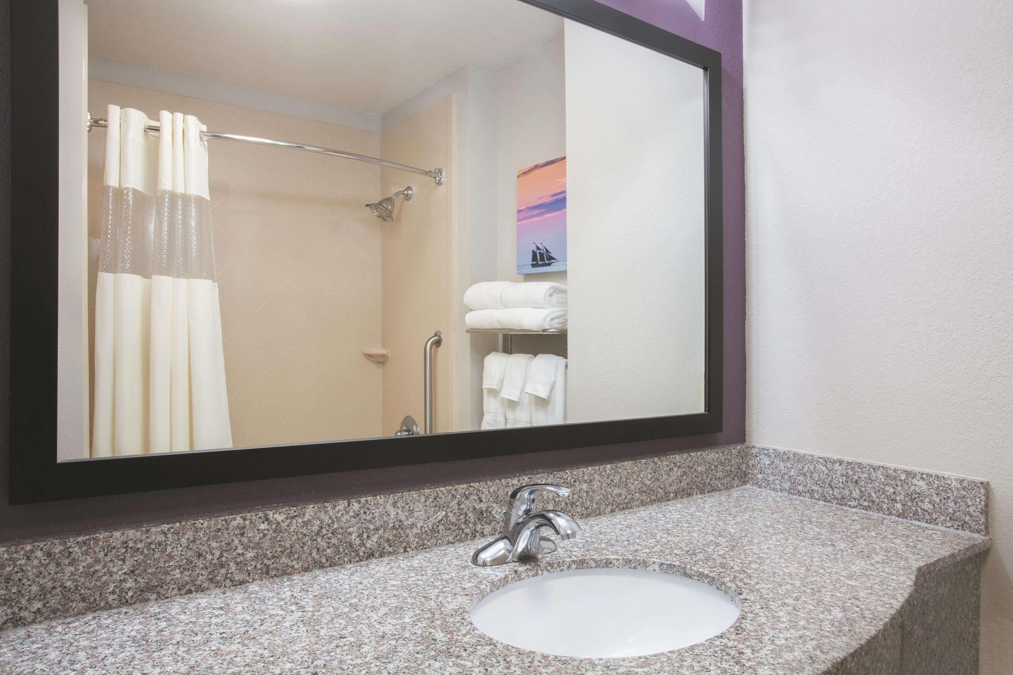 La Quinta By Wyndham Fort Walton Beach Exterior photo