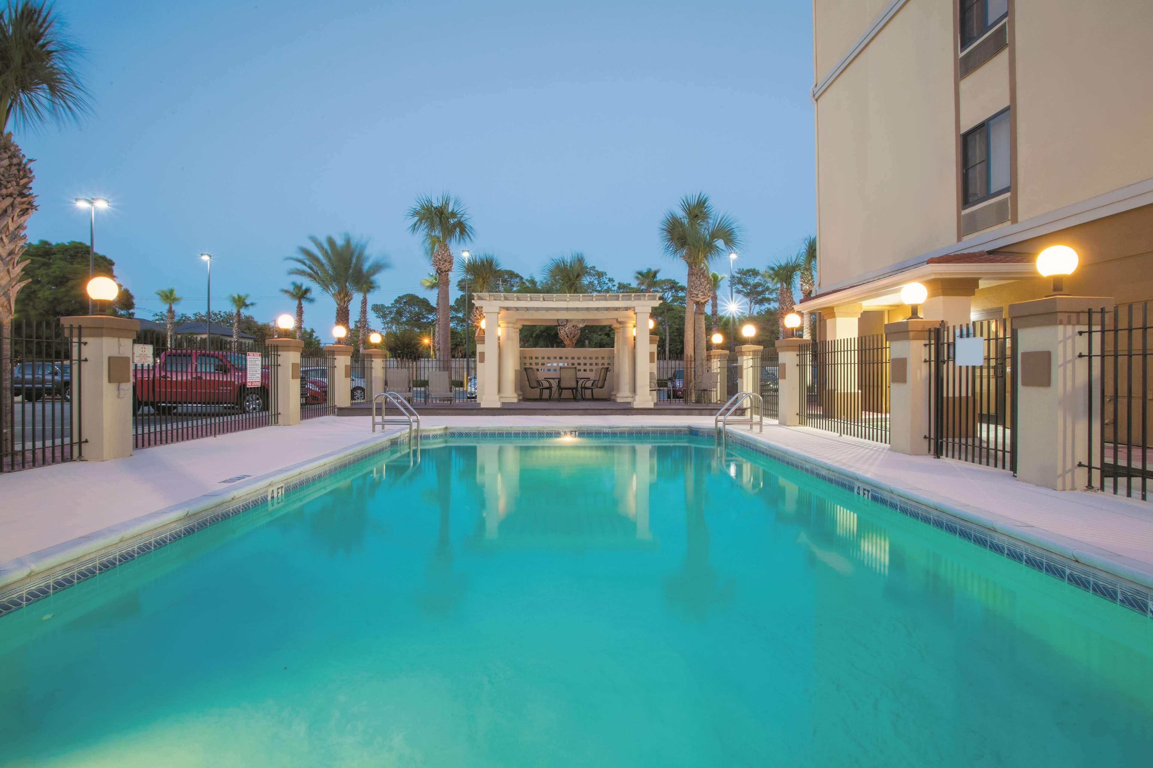 La Quinta By Wyndham Fort Walton Beach Exterior photo