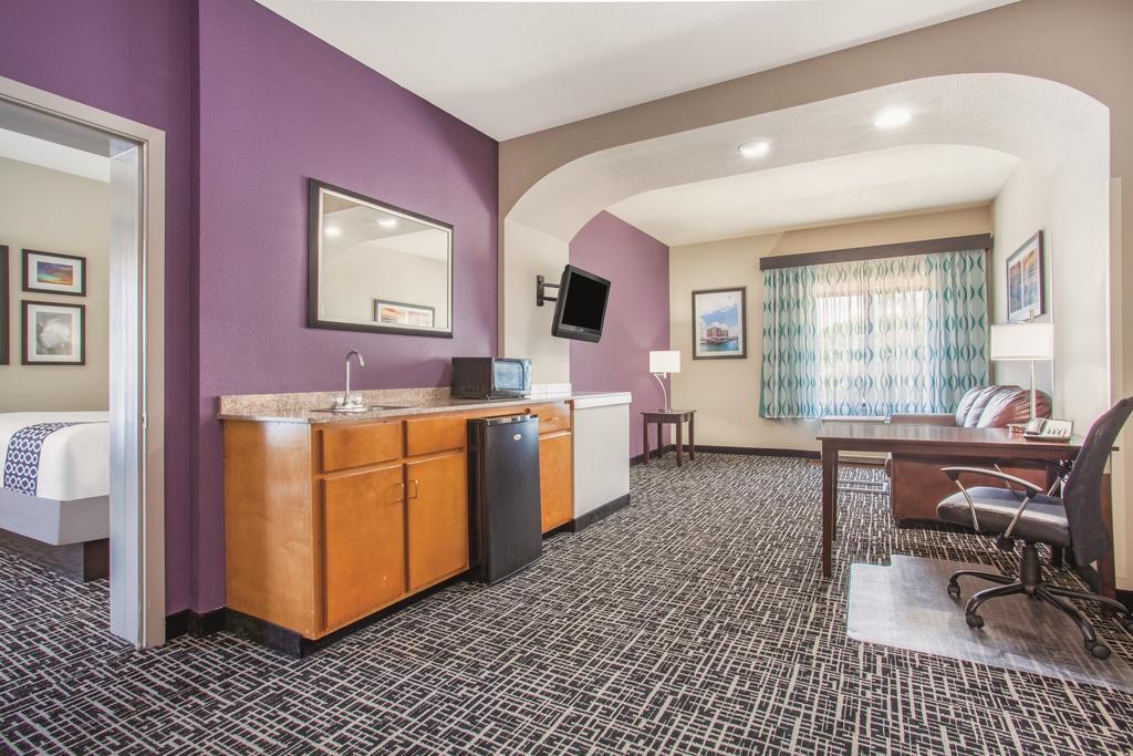 La Quinta By Wyndham Fort Walton Beach Exterior photo